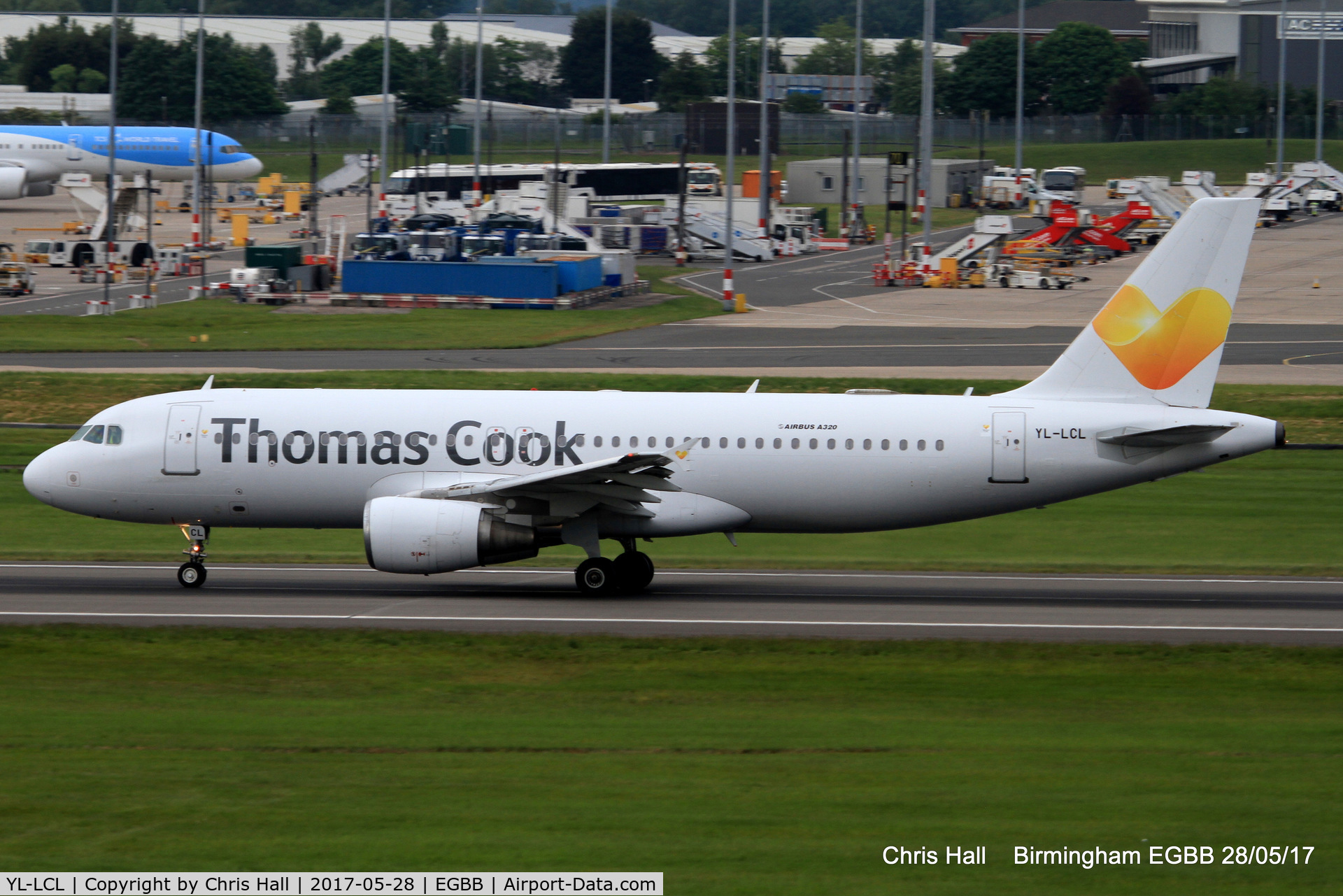 YL-LCL, 1995 Airbus A320-214 C/N 533, SmartLynx operating for Thomas Cook