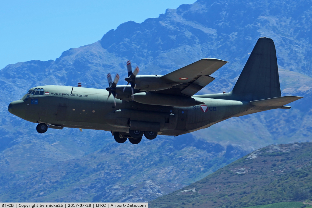 8T-CB, 1967 Lockheed C-130K Hercules C.1 C/N 382-4256, Take off