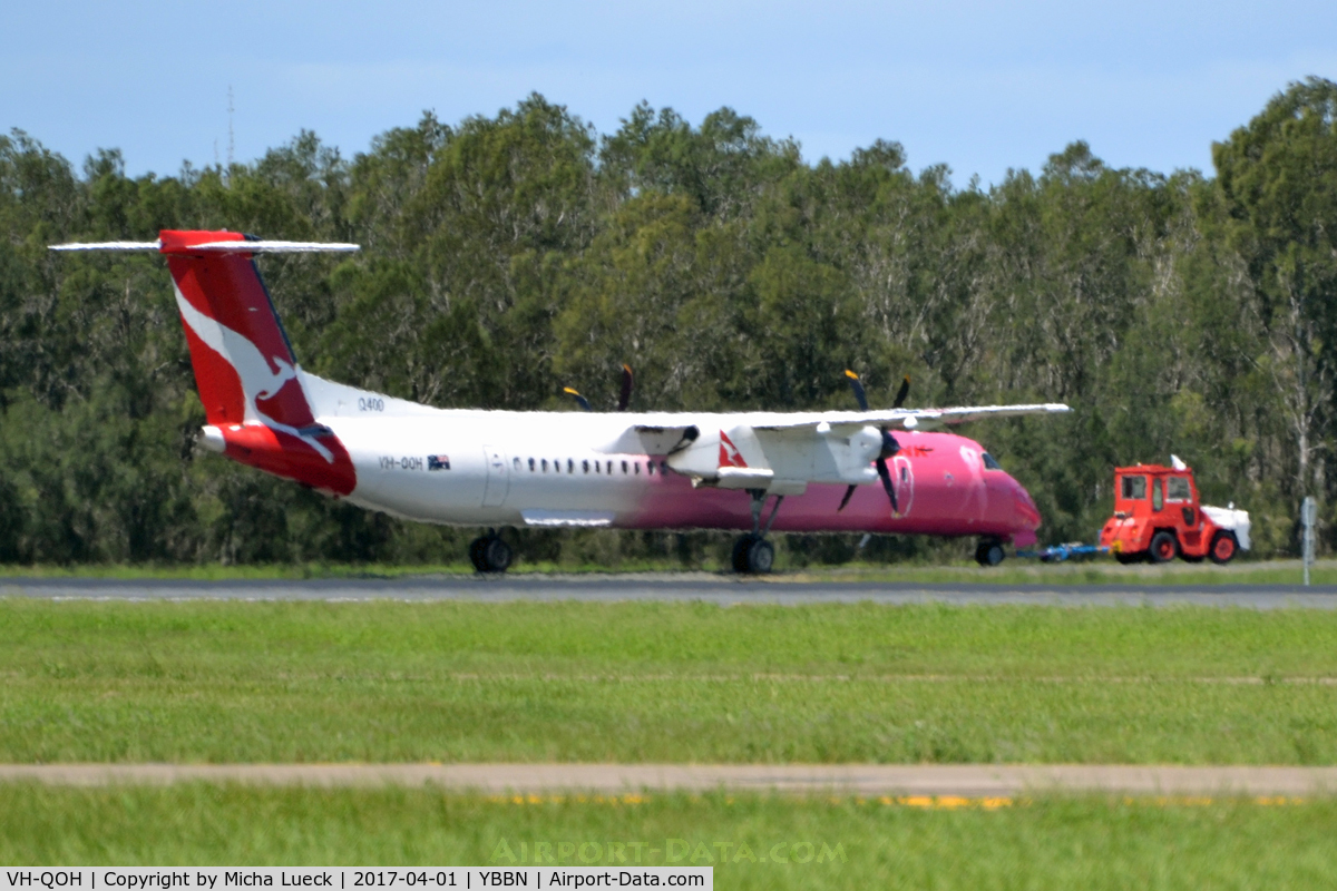 VH-QOH, 2006 Bombardier DHC-8-402 Dash 8 C/N 4132, At Brisbane