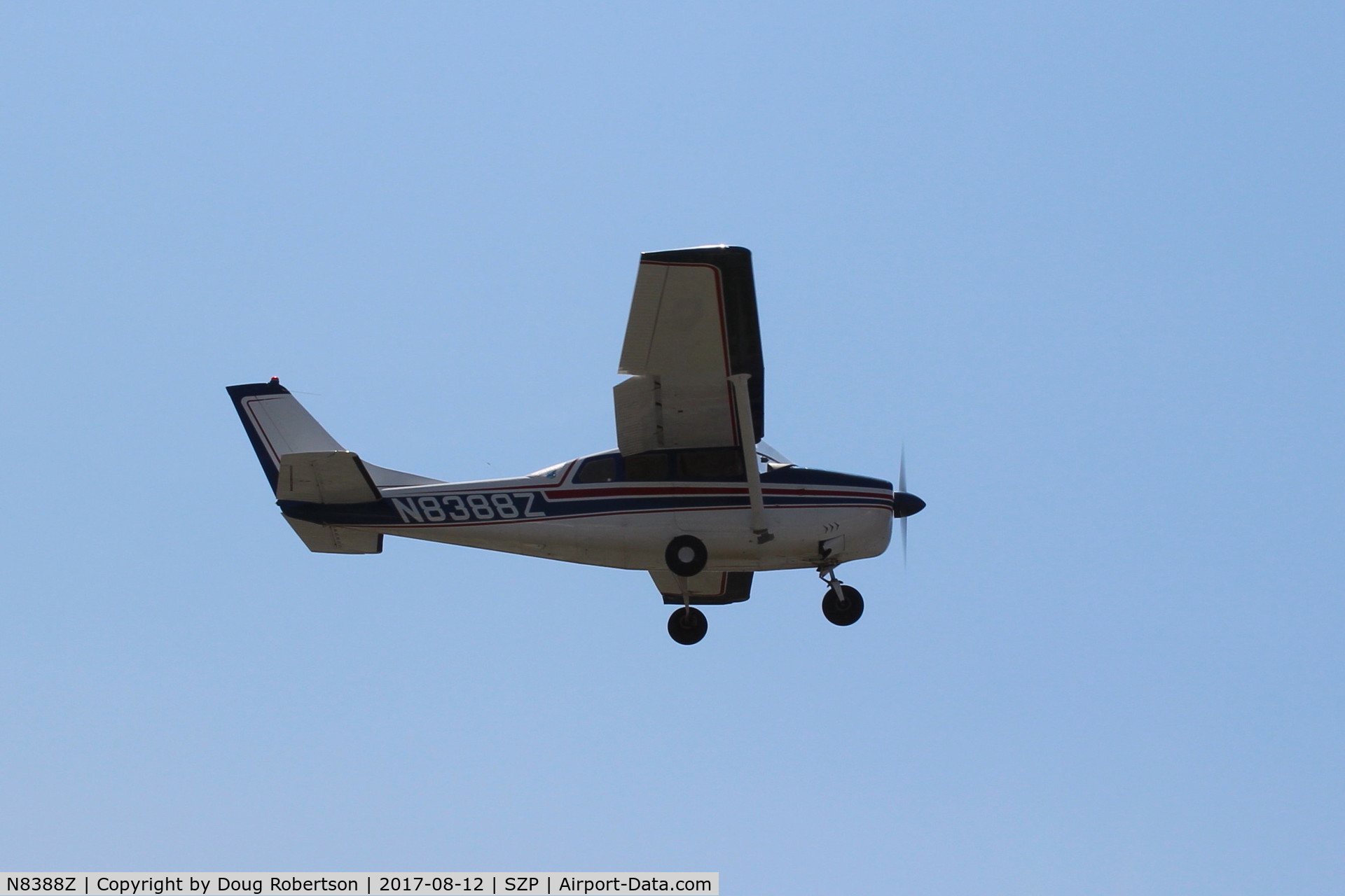 N8388Z, 1963 Cessna 210-5 C/N 205-0388, 1963 Cessna 210-5 (205)(fixed-gear version of 210C), Continental IO-470-E 260 Hp, overflight Rwy 22. Advantages-more interior room, lower insurance cost-no gear-up landings!