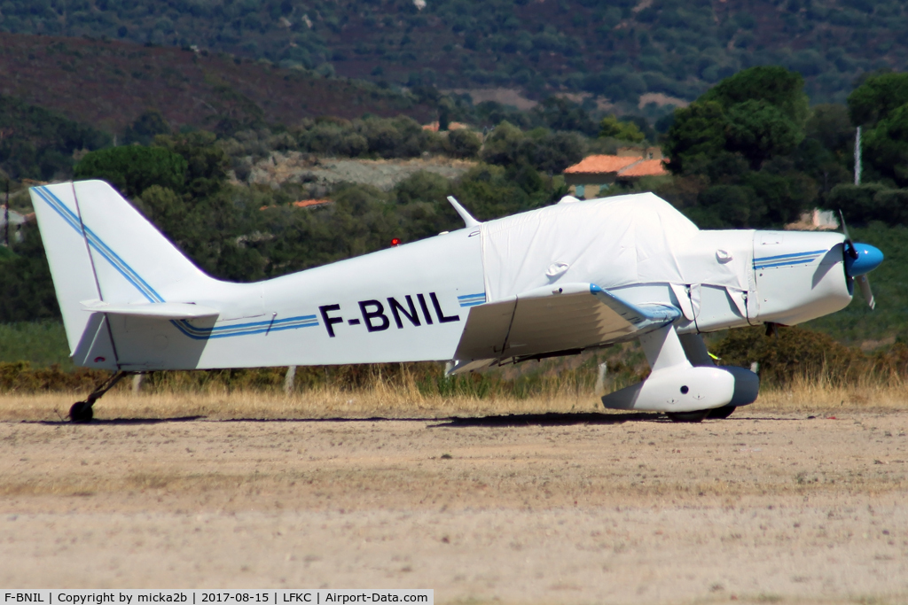 F-BNIL, SAN Jodel D-140E Mousquetaire IV C/N 174, Parked