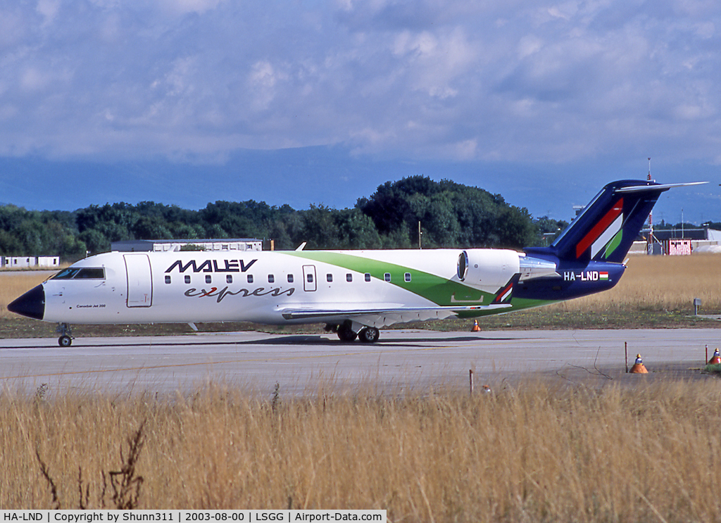 HA-LND, 2003 Bombardier CRJ-200ER (CL-600-2B19) C/N 7807, Taxiing for departure...