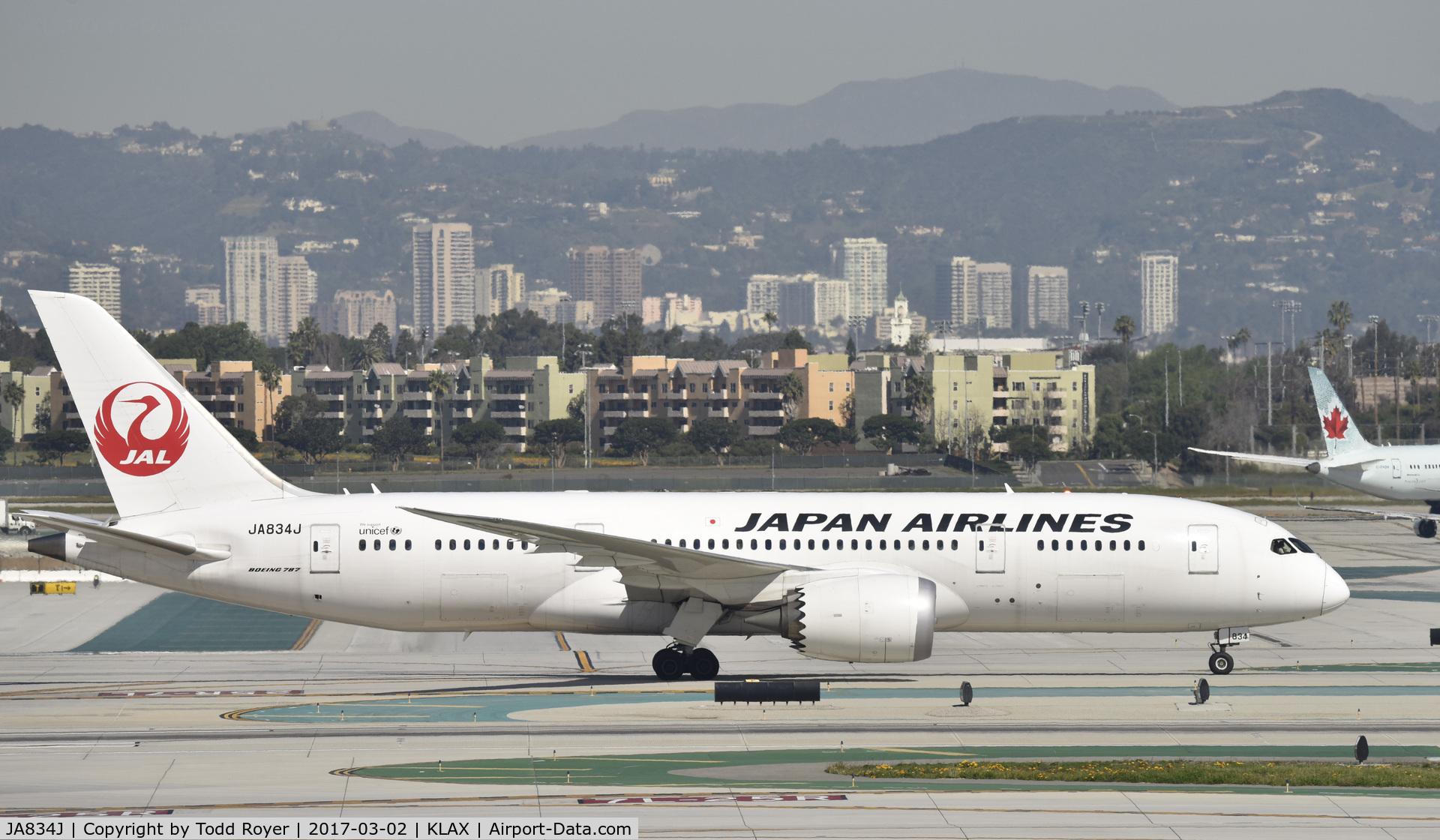 JA834J, 2013 Boeing 787-8 Dreamliner C/N 34842, Taxiing to gate