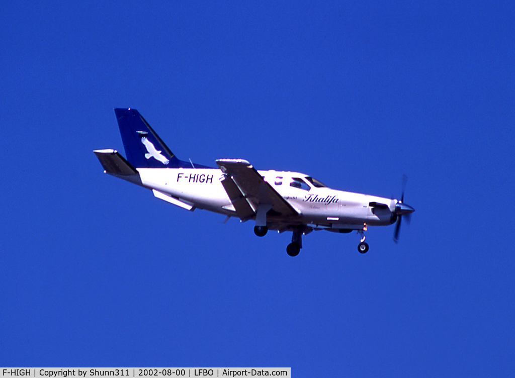 F-HIGH, Socata TBM-700 C/N 217, Landing rwy 14L