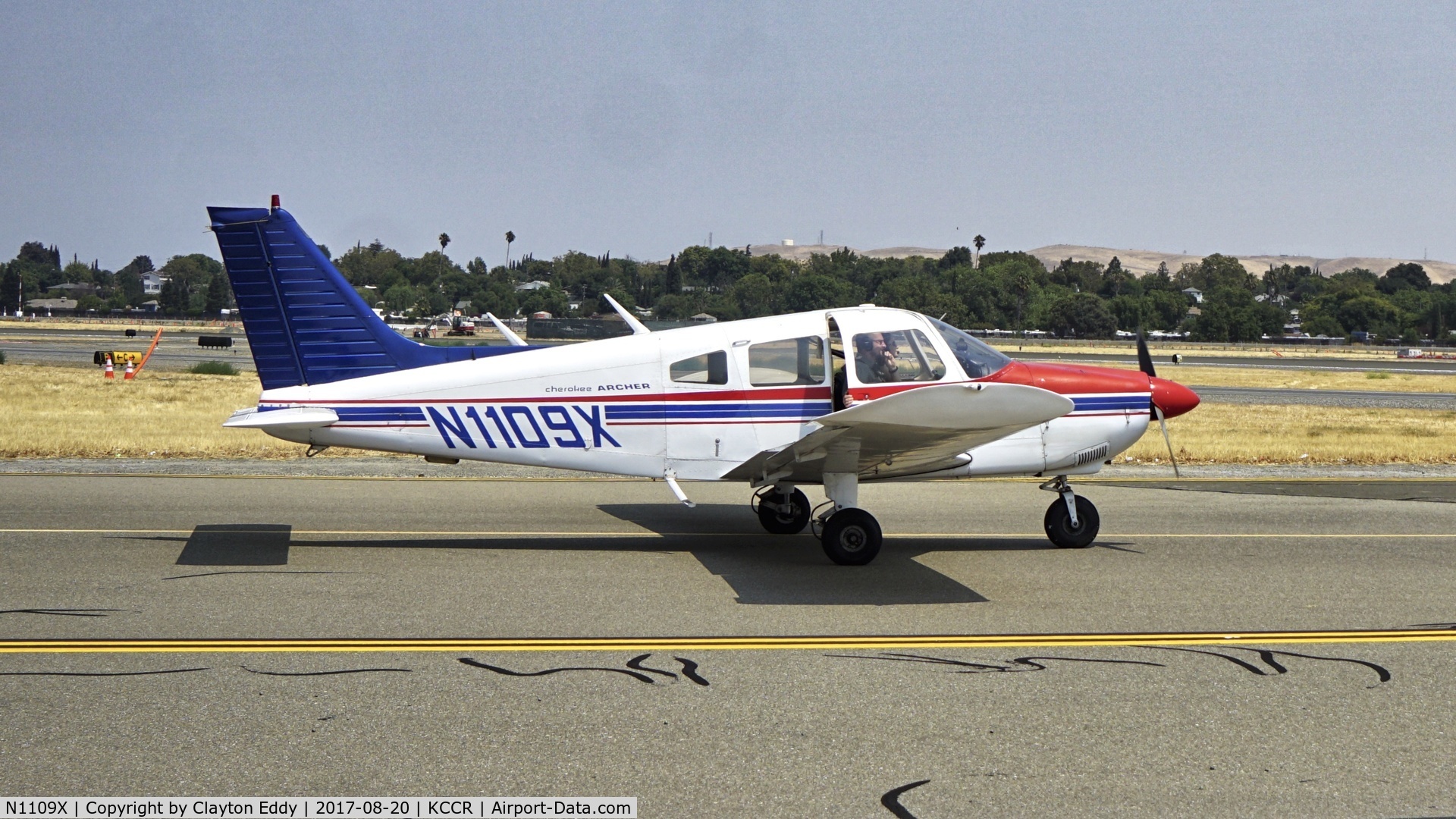 N1109X, 1975 Piper PA-28-180 Cherokee C/N 28-7505211, Buchanan Field Concord California. 2017.