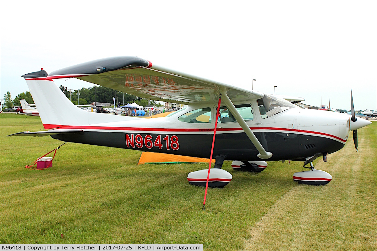 N96418, 1978 Cessna 182Q Skylane C/N 18266714, At Fond du Lac County Airport