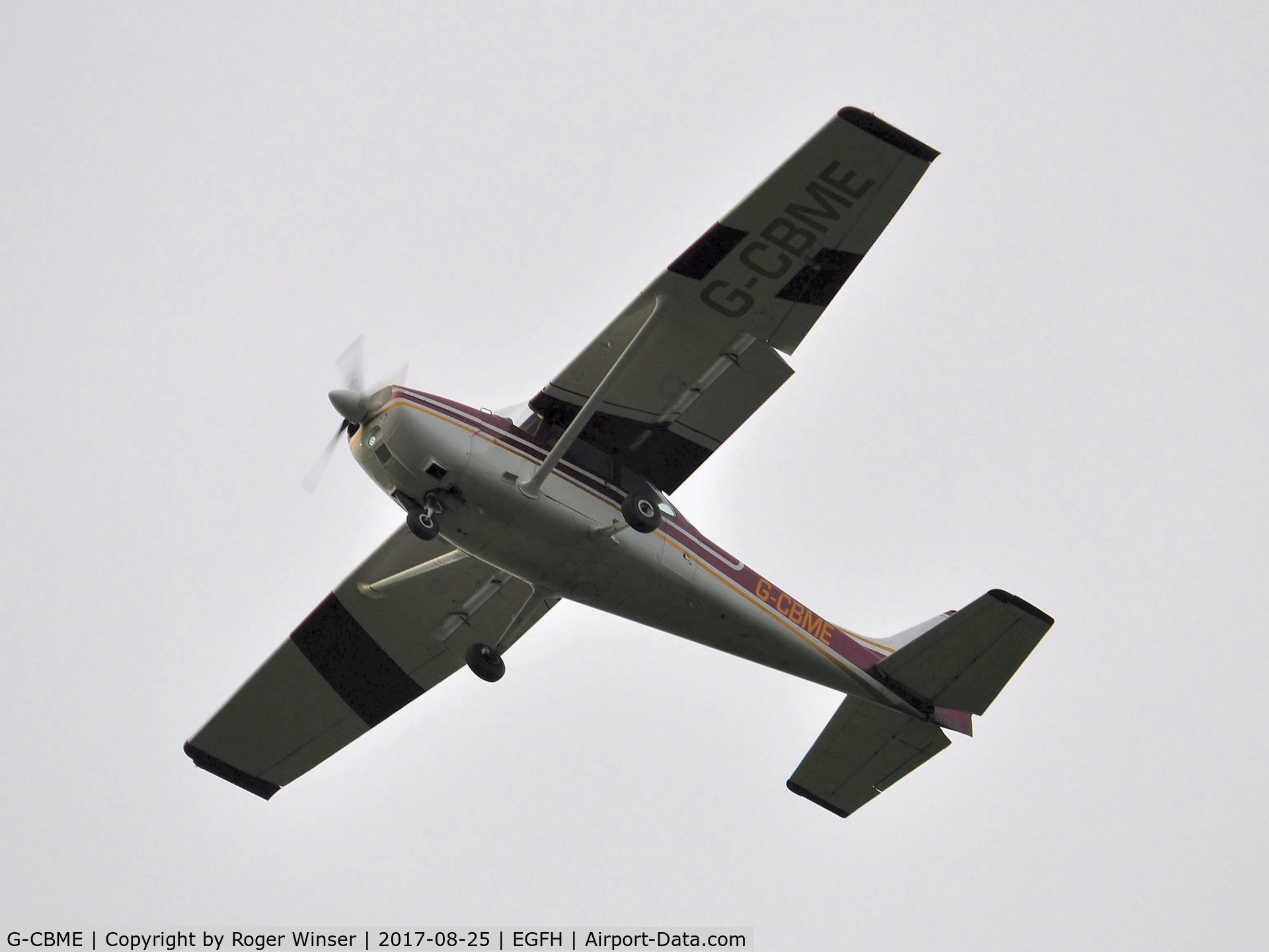 G-CBME, 1973 Reims F172M Skyhawk Skyhawk C/N 1060, Finals to land Runway 22.