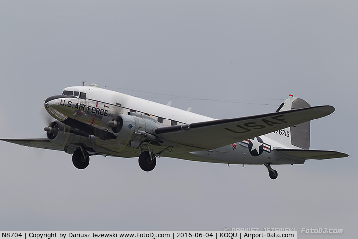 N8704, 1944 Douglas DC3C-S4C4G (TC-47B-30-DK) C/N 33048, Douglas DC-3C-S4C4G 