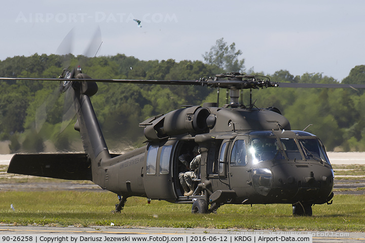 90-26258, 1990 Sikorsky MH-60L Black Hawk C/N 70-1486, UH-60L Blackhawk 90-26258  from 1/126th Avn  Quonset Point ANGS, RI