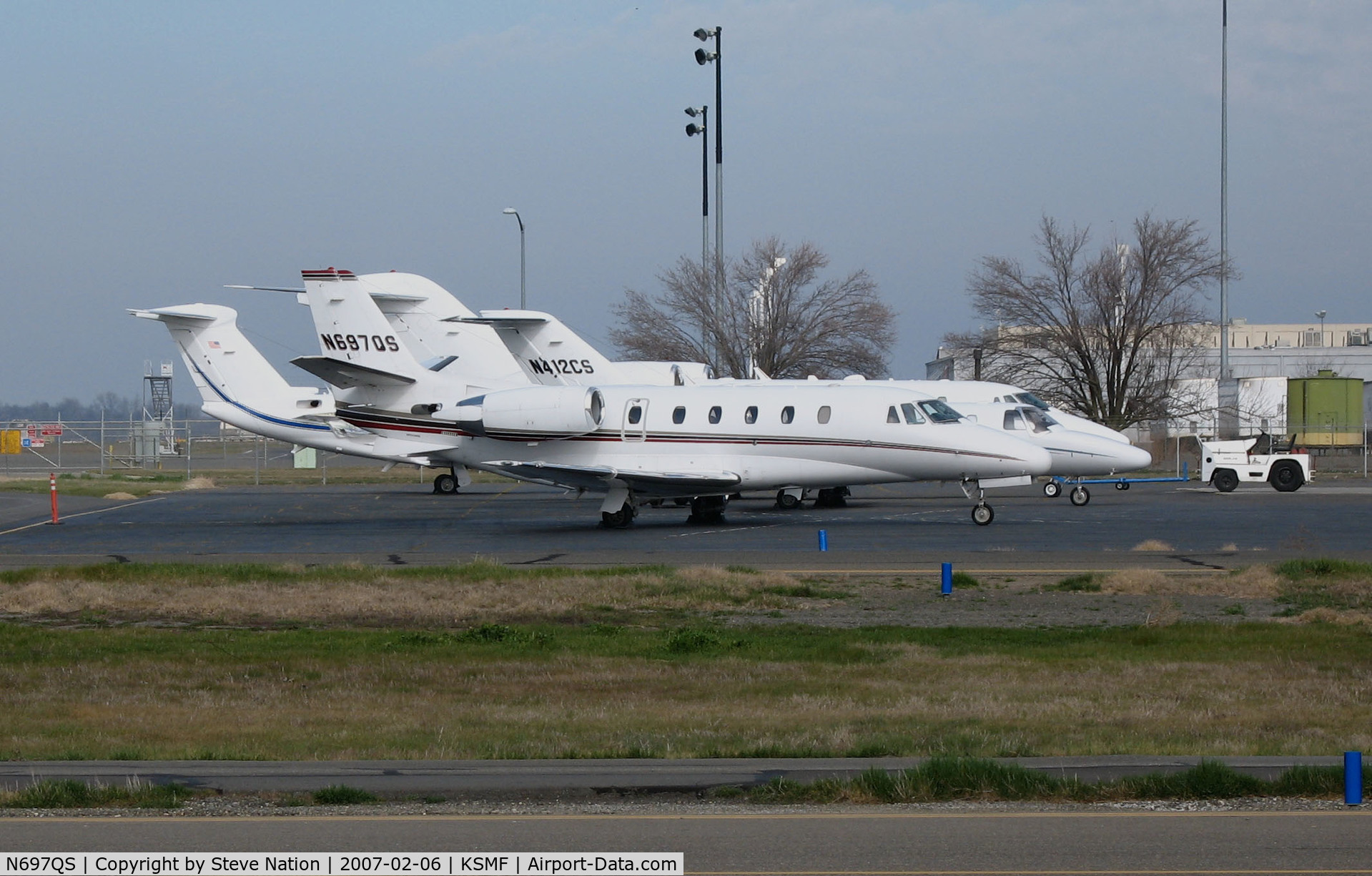 N697QS, 2001 Cessna 560XL Citation Excel C/N 560-5197, Netjets 2001 Cessna 560XL on Cessna Citation Center ramp @ Sacramento International Airport, CA (to N697SD DS Advisors, Chicago, IL 2016-03-09)