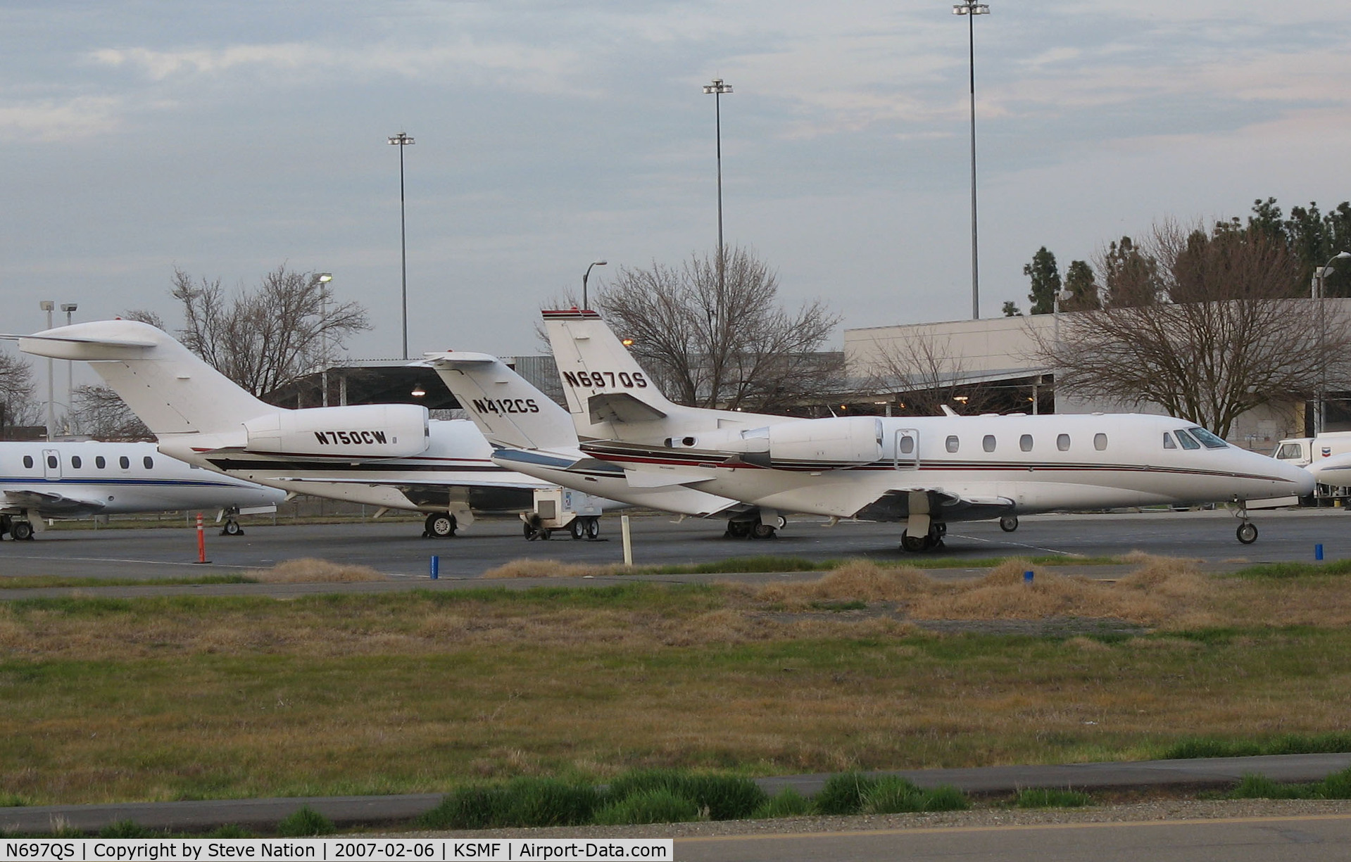 N697QS, 2001 Cessna 560XL Citation Excel C/N 560-5197, Netjets 2001 Cessna 560XL on Cessna Citation Center ramp @ Sacramento International Airport, CA (to N697SD DS Advisors, Chicago, IL 2016-03-09)