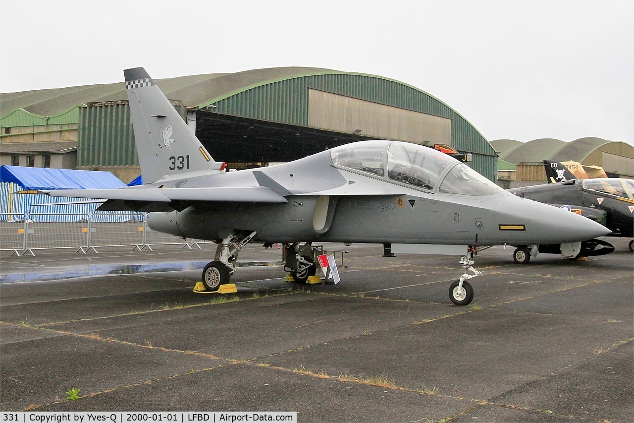 331, 2015 Alenia Aermacchi M-346 Master C/N 331, Singapore Air Force Alenia Aermacchi M-346 Master, Static display, Bordeaux-Mérignac Air Base 106  (LFBD-BOD) Open day 2017