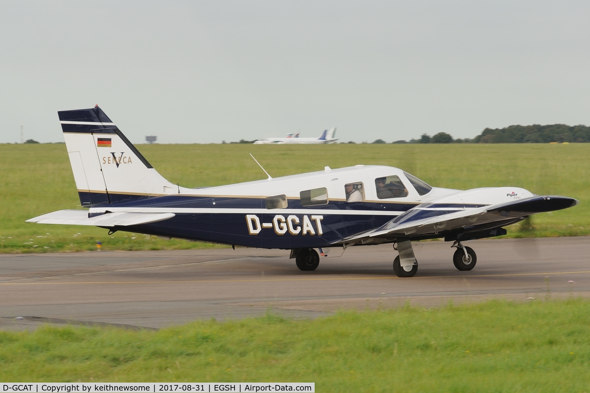 D-GCAT, Piper PA-34-220T Seneca V C/N 3449167, Leaving Norwich.