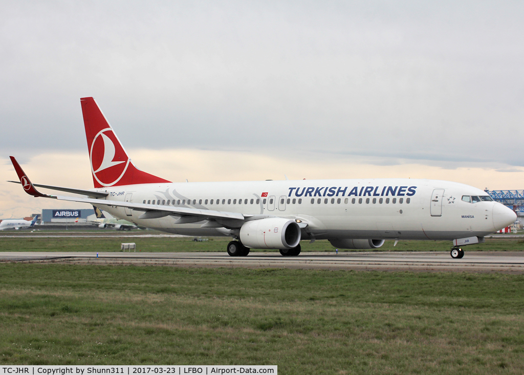 TC-JHR, 2013 Boeing 737-8F2 C/N 40989, Taxiing holding point rwy 14L for departure