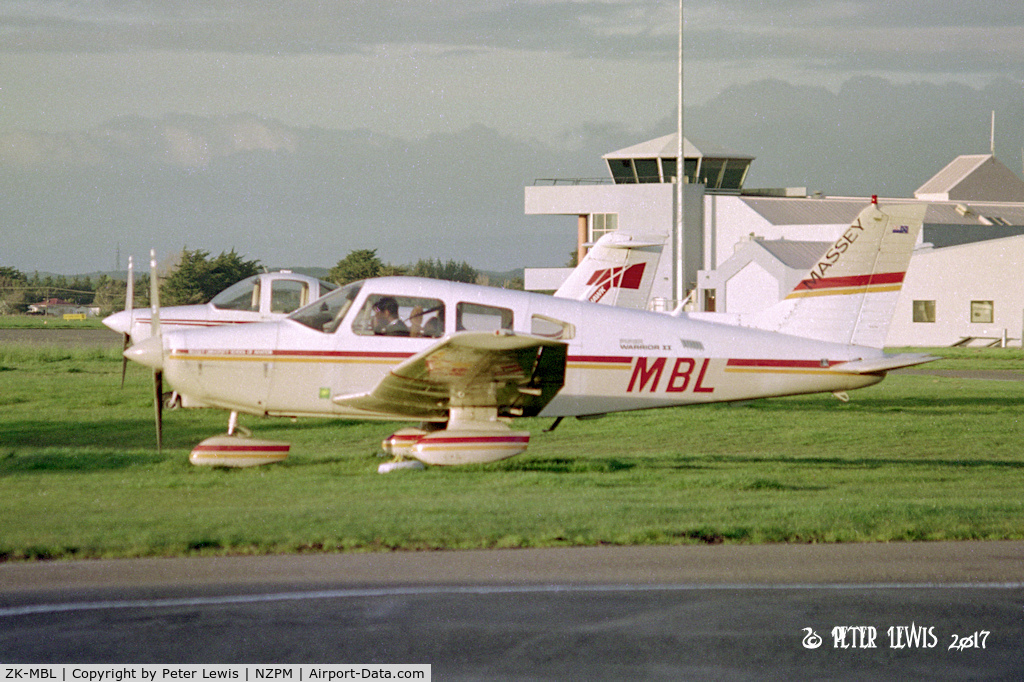 ZK-MBL, Piper PA-28-161 Warior II C/N 28-8316103, Massey University, Palmerston North  1994