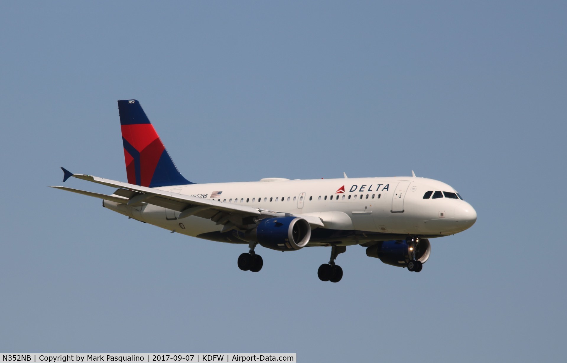 N352NB, 2002 Airbus A319-114 C/N 1824, Airbus A319