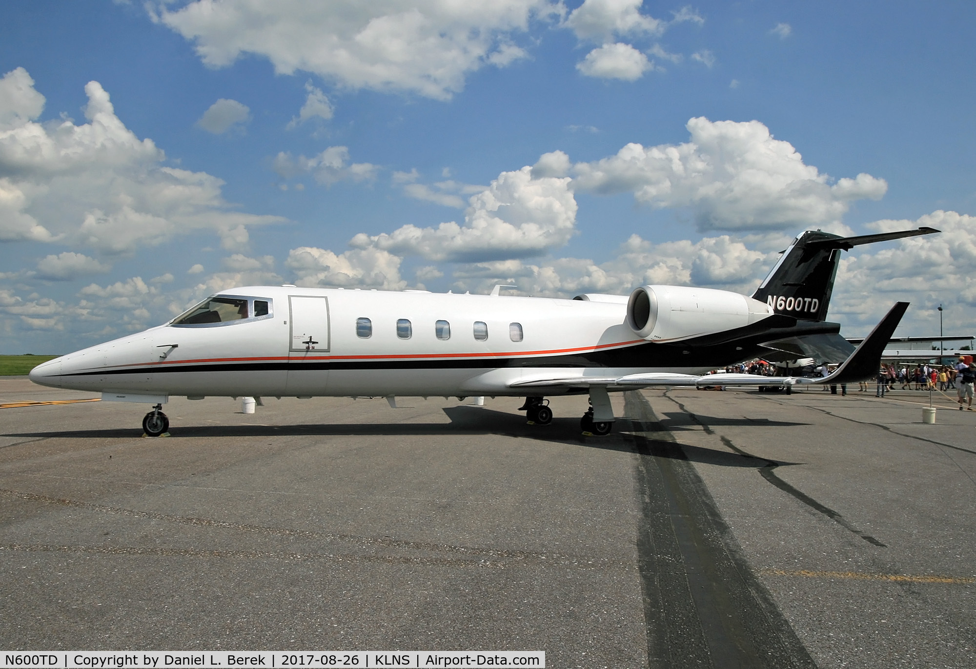 N600TD, 1996 Learjet 60 C/N 60-084, If you have a nice-looking aircraft based at an airport that is hosting an airshow, why not show it off?