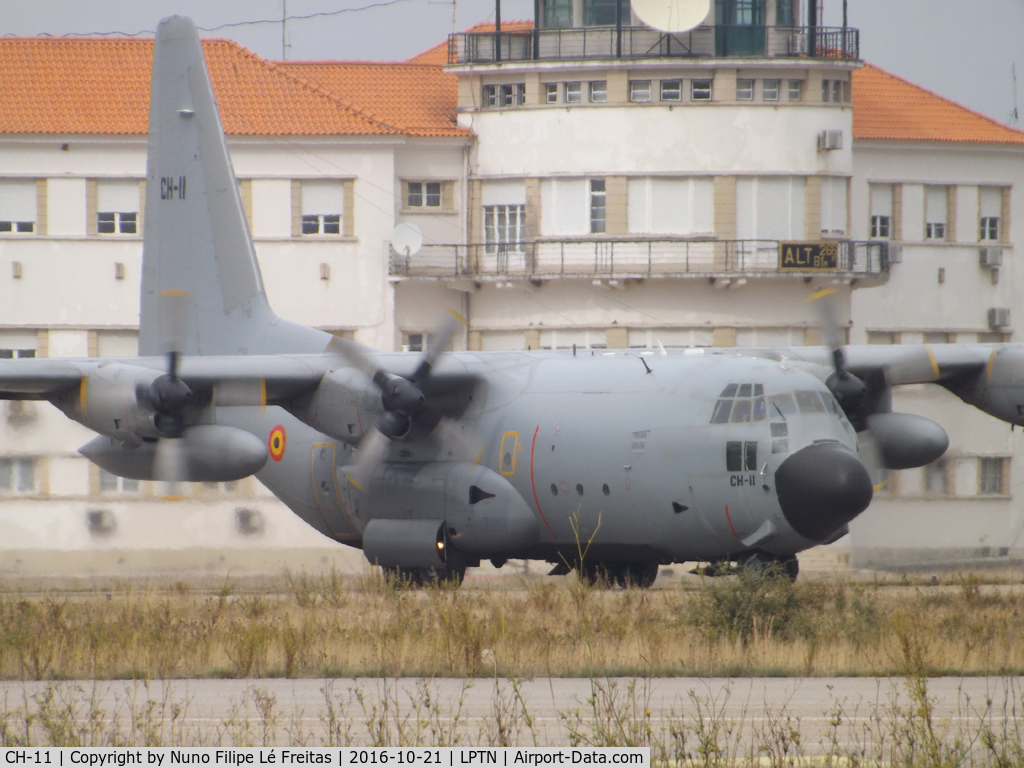 CH-11, Lockheed C-130H Hercules C/N 382-4482, Taxiing.