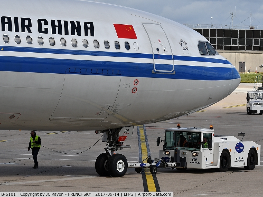 B-6101, 2015 Airbus A330-343 C/N 1685, At CDG terminal 1, push back CA458 departure to Chengdu (CTU)