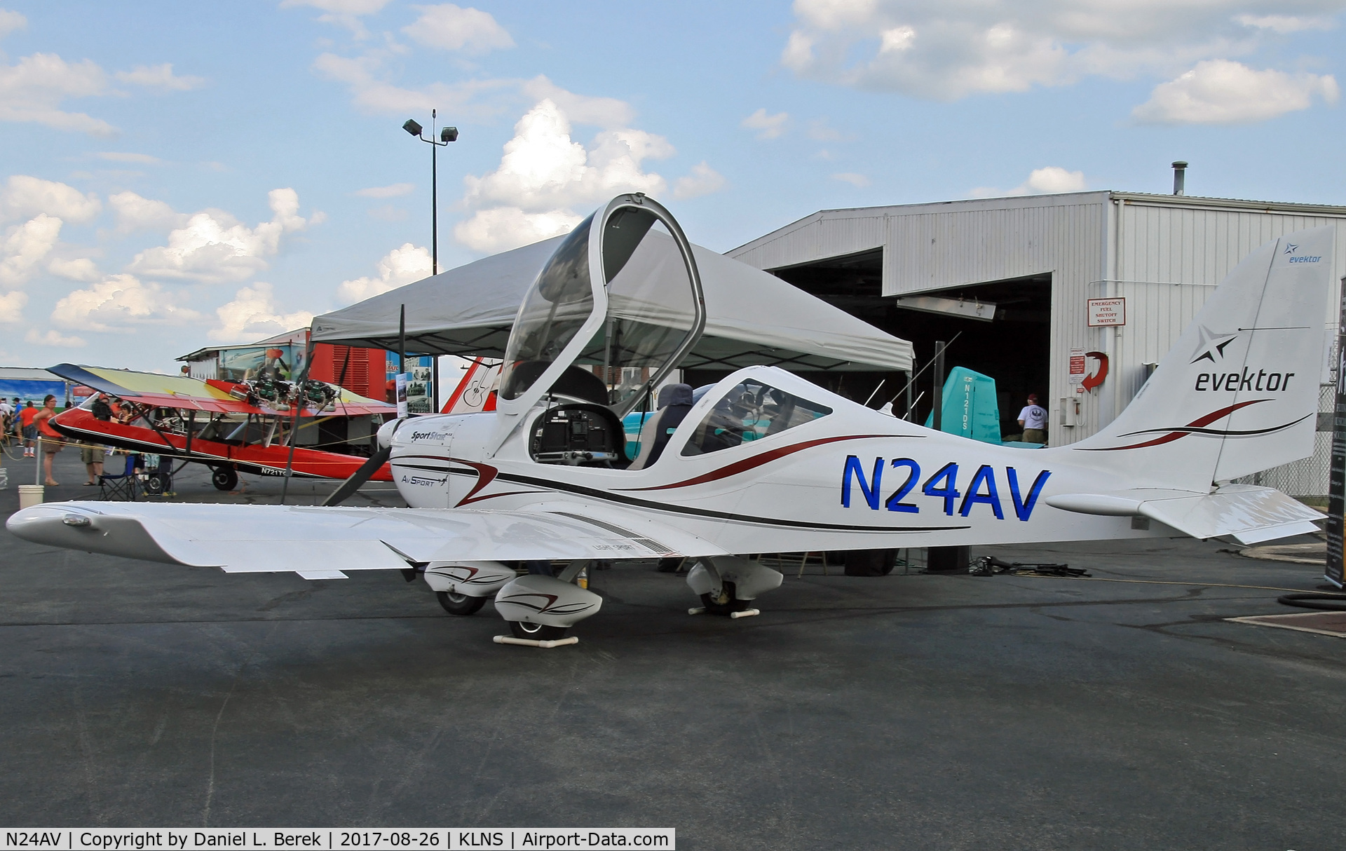 N24AV, Evektor-Aerotechnik Sportstar Max C/N 20101306, New registration for this sport plane; N24AV was previously assigned to a balloon.