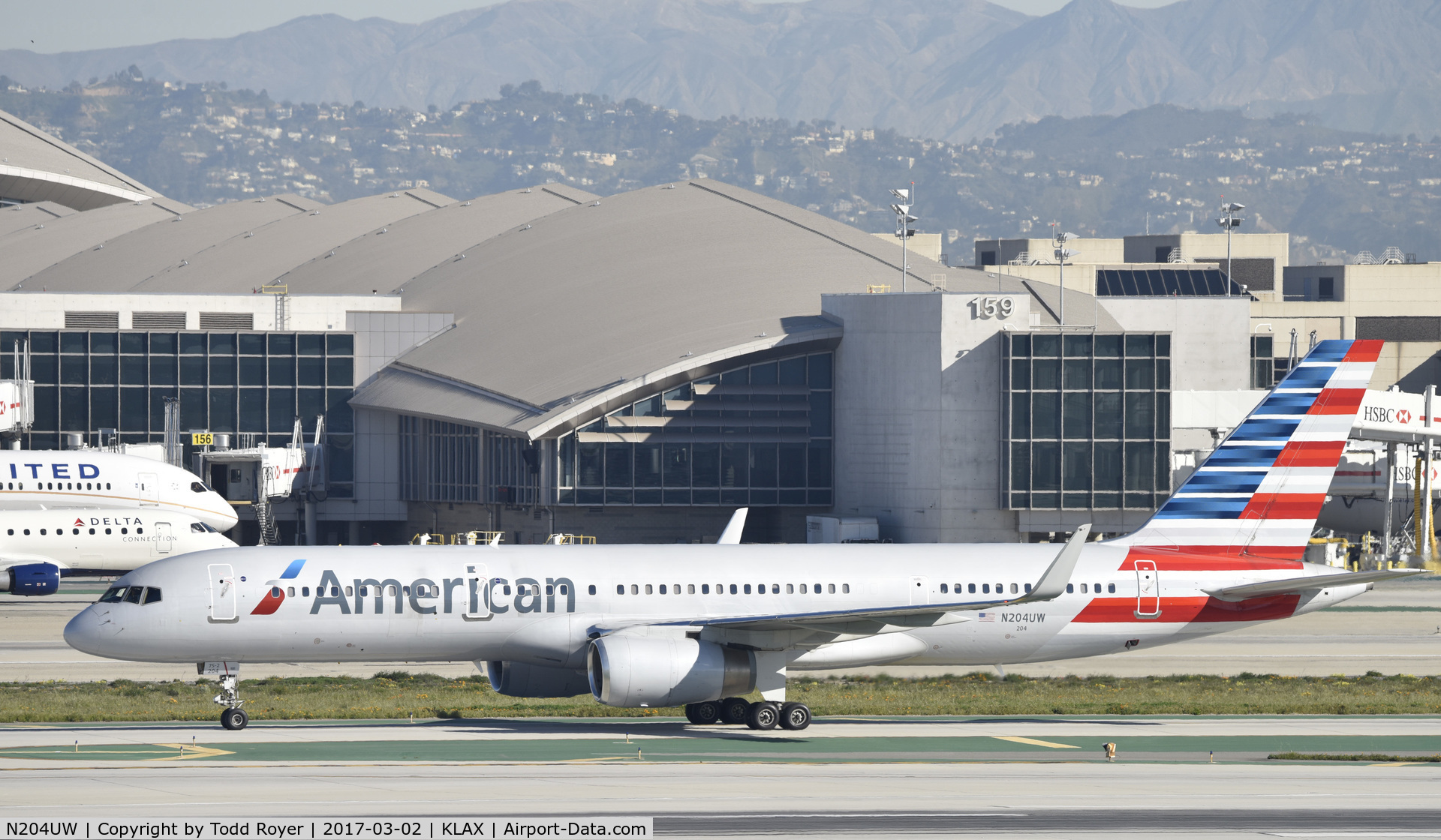 N204UW, 2000 Boeing 757-23N C/N 30886, Arriver at LAX on 25L