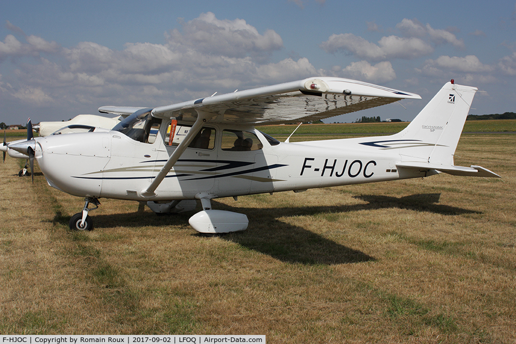 F-HJOC, 2007 Cessna 172S C/N 172S10505, Parked
