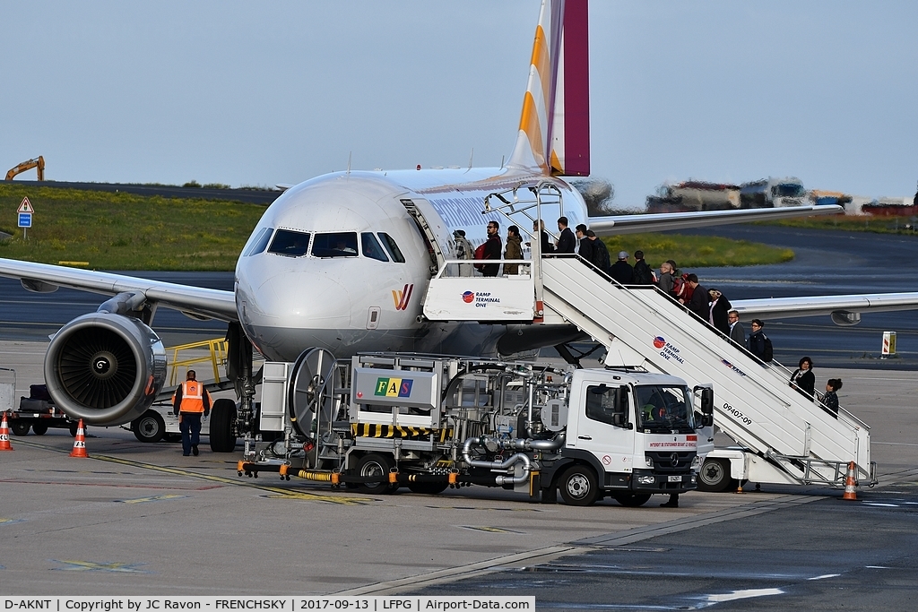D-AKNT, 2005 Airbus A319-112 C/N 2607, Germanwings 4U8407 at terminal T1 boarding destination Berlin (TXL)