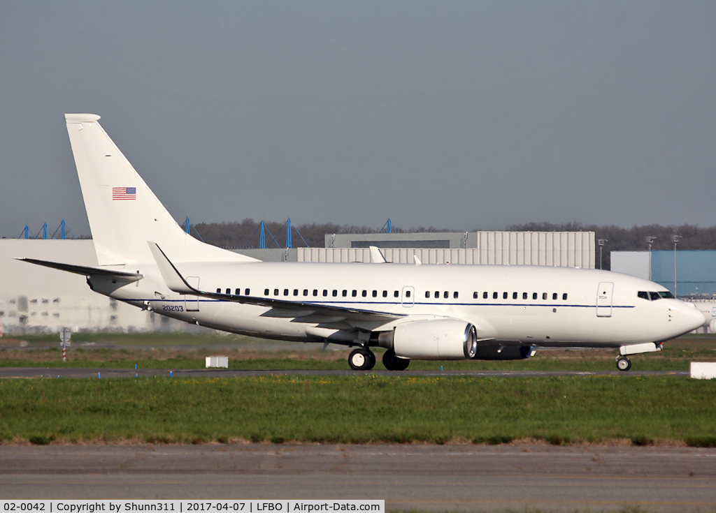 02-0042, 2003 Boeing C-40B (737-7FD BBJ) C/N 33500, Taxiing to the General Aviation area...