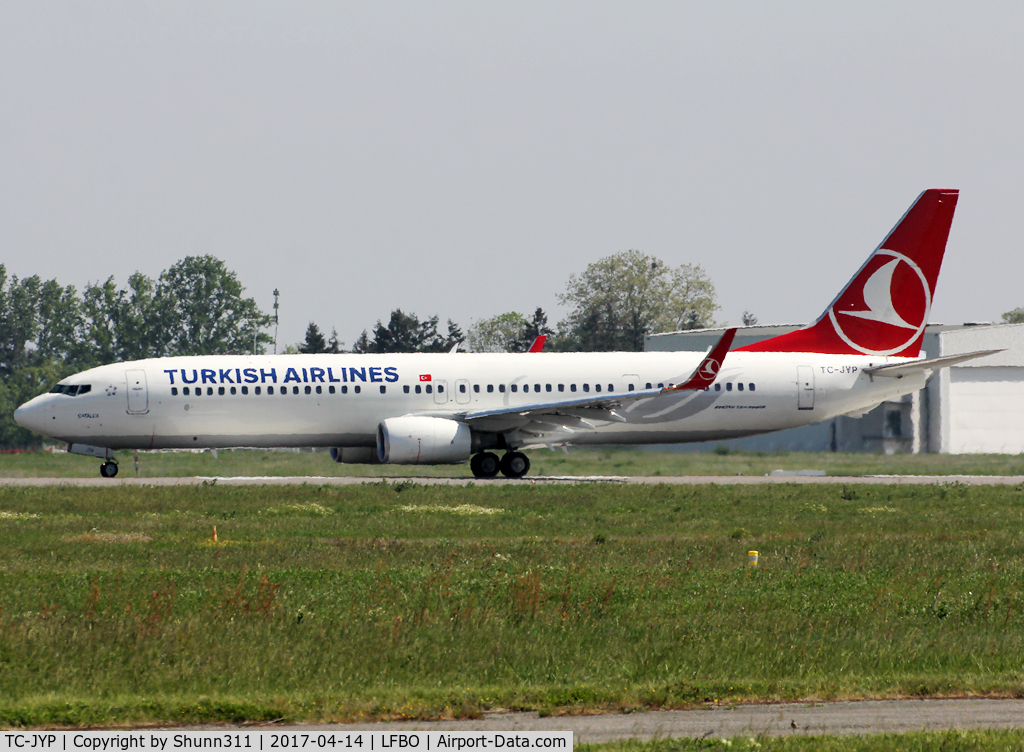 TC-JYP, 2015 Boeing 737-9F2/ER C/N 42014, Ready for take off from rwy 32R
