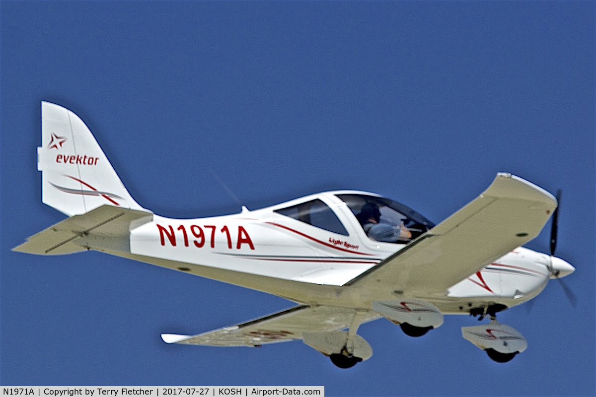 N1971A, 2014 Evektor-Aerotechnik Harmony LSA C/N 2014-1703, At 2017 EAA AirVenture at Oshkosh