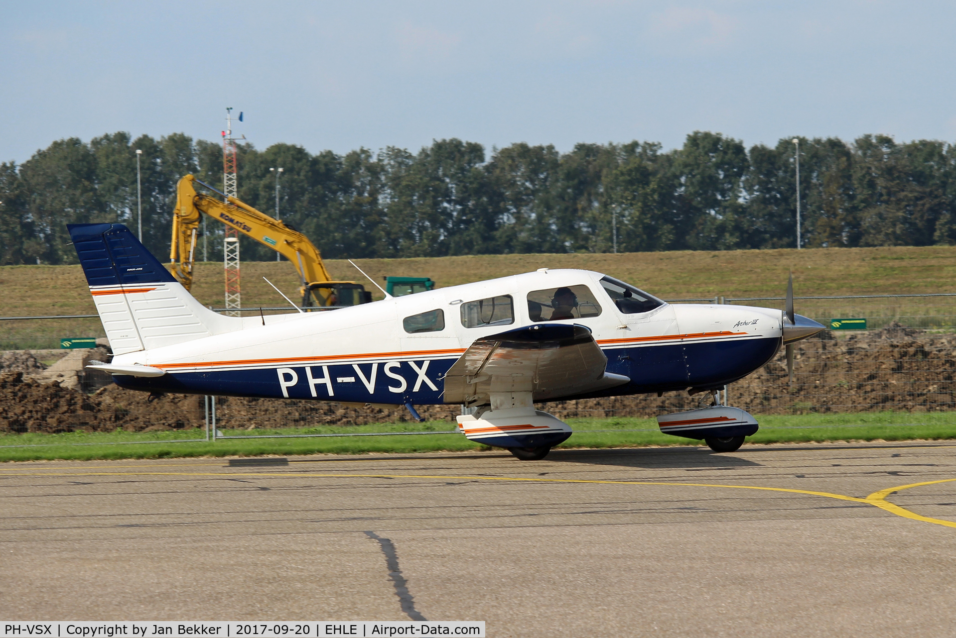 PH-VSX, 1995 Piper PA-28-181 Archer III C/N 2890231, Lelystad Airport