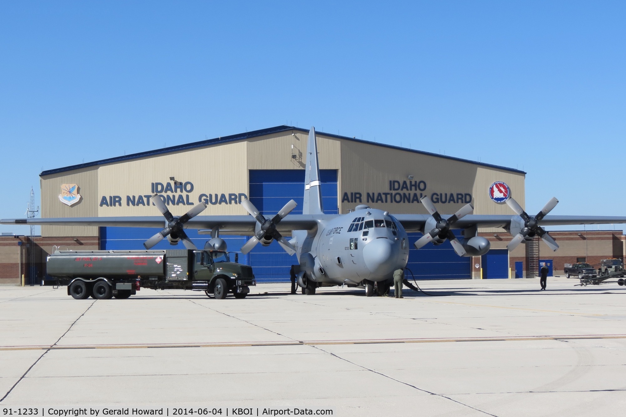 91-1233, 1991 Lockheed C-130H Hercules C/N 382-5283, From the 123rd Airlift Wing, Kentucky ANG being refueled.