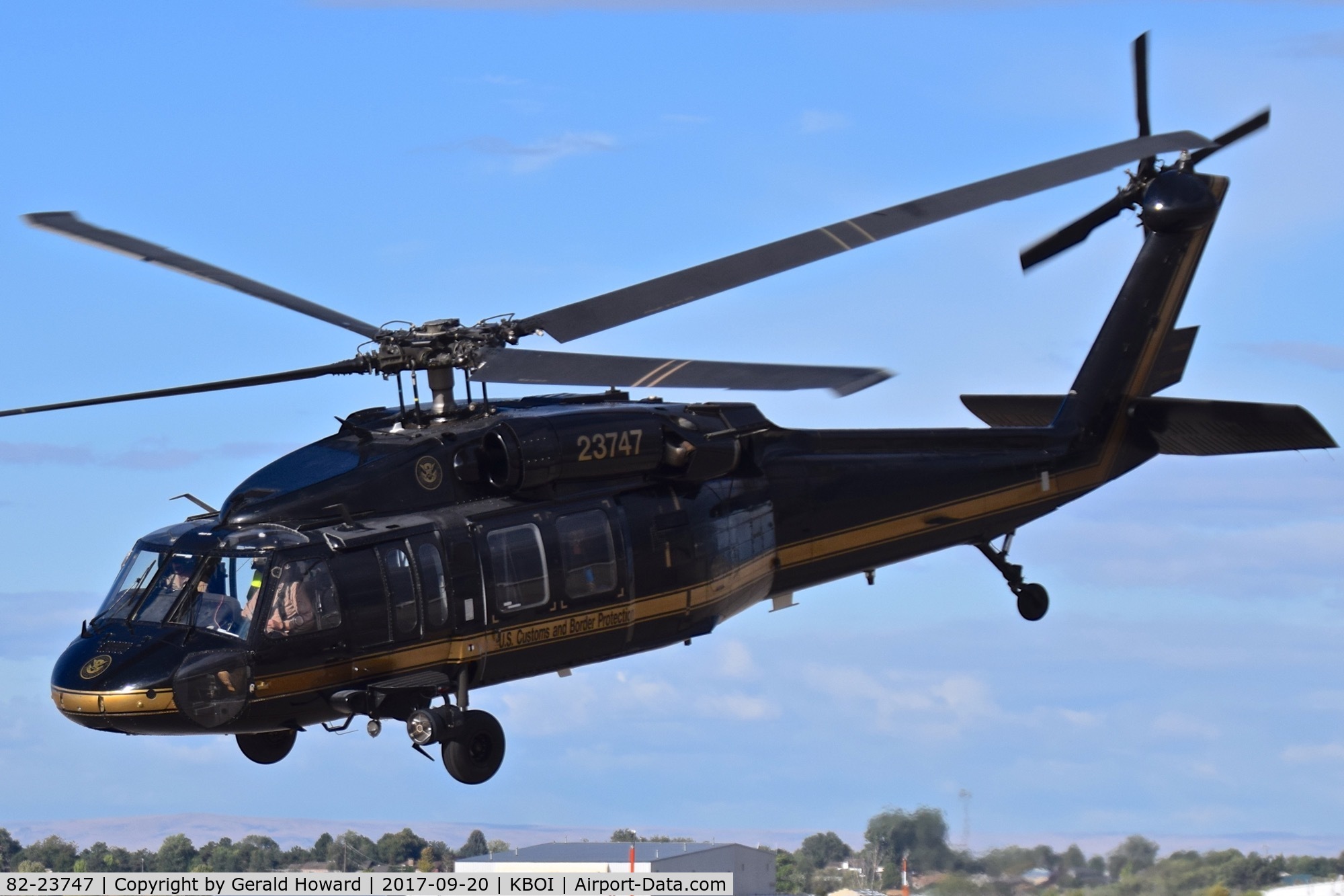 82-23747, Sikorsky UH-60A Black Hawk C/N 70.570, Departing BOI.