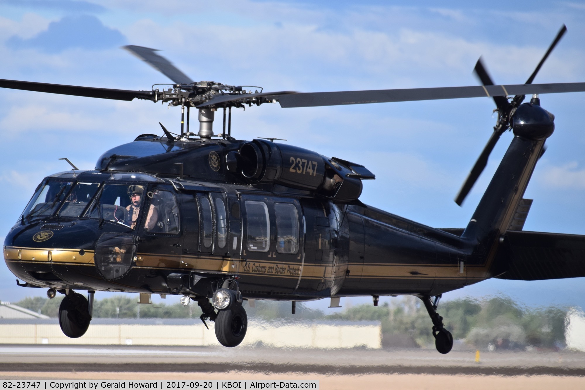 82-23747, Sikorsky UH-60A Black Hawk C/N 70.570, Lifting off from Taxiway Alpha.