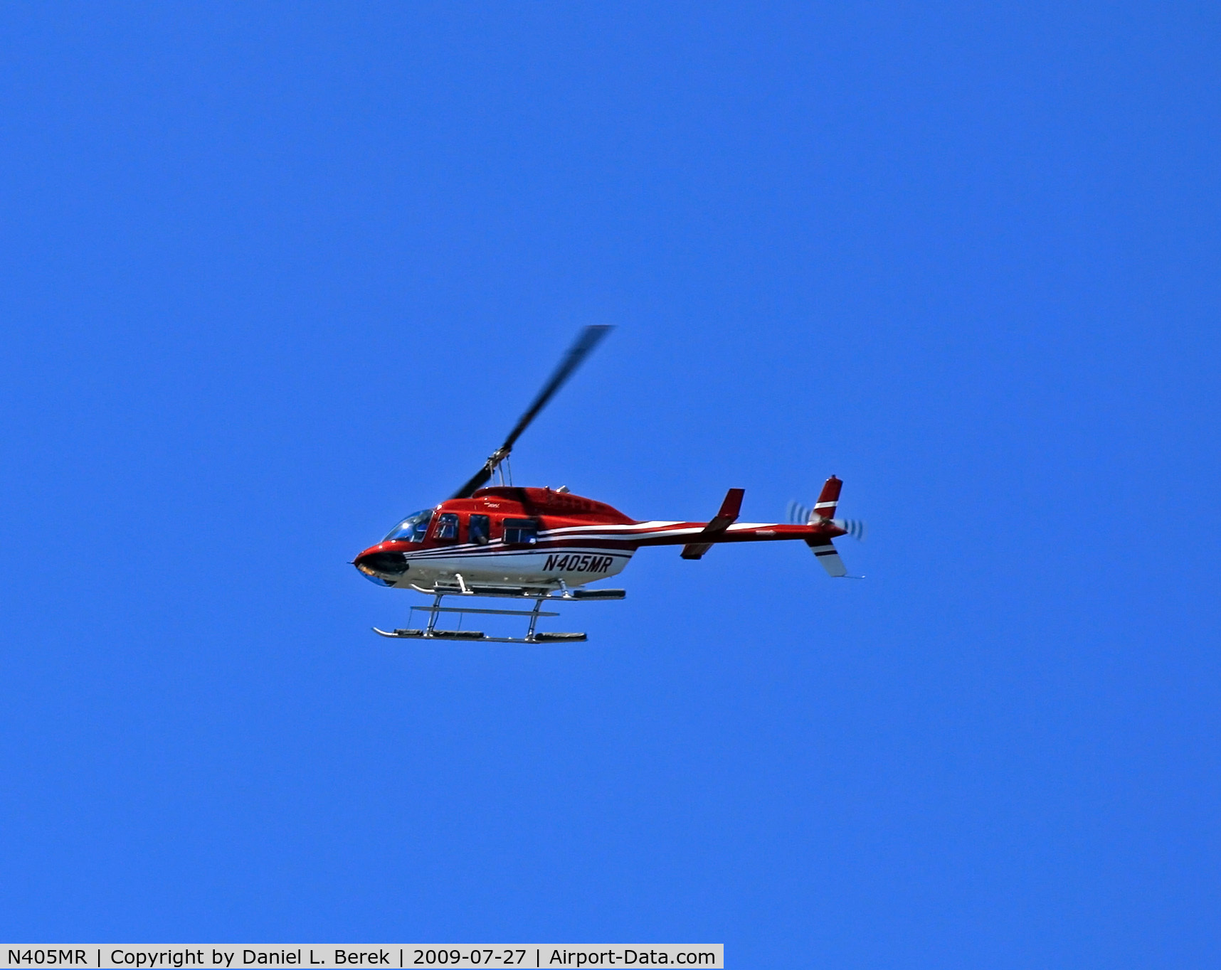 N405MR, 2009 Bell 206L-4 LongRanger C/N 52391, On a sightseeing flight over the Hudson River