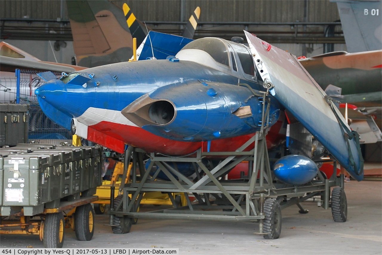 454, Fouga CM-170 Magister C/N 454, Fouga CM 170 R Magister,C.A.E.A museum, Bordeaux-Merignac Air base 106 (LFBD-BOD)