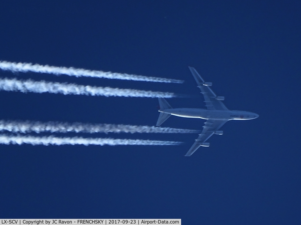 LX-SCV, 2001 Boeing 747-4R7F/SCD C/N 29733, above my garden, near Bordeaux airport, bad pic of Cargolux Airlines International, CV763, GIG/LUX, level 400