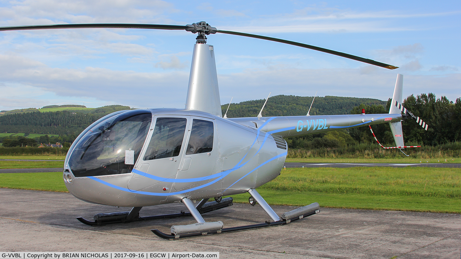 G-VVBL, 2006 Robinson R44 Raven II C/N 11606, Stop over.
