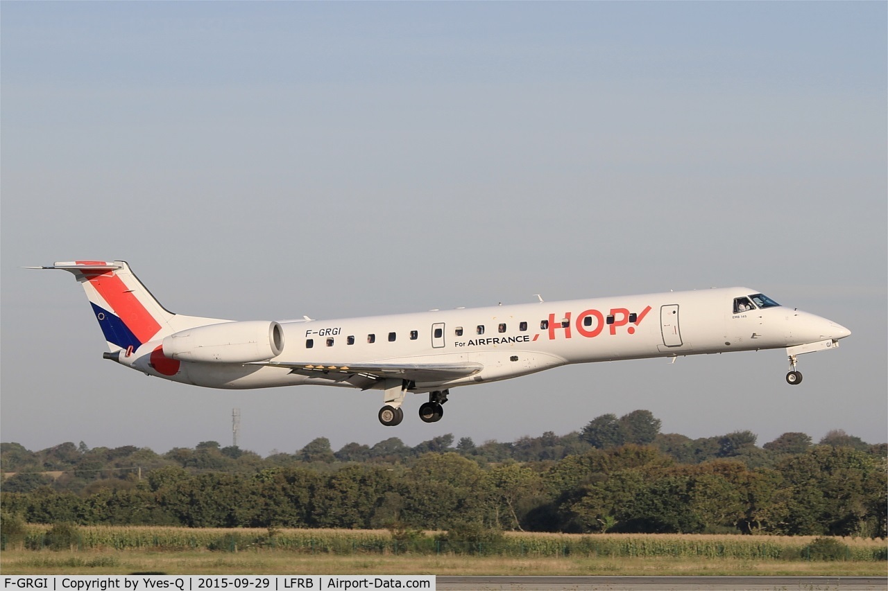 F-GRGI, 1999 Embraer EMB-145EU (ERJ-145EU) C/N 145152, Embraer EMB-145EU, On final rwy 07R, Brest-Bretagne Airport (LFRB-BES)