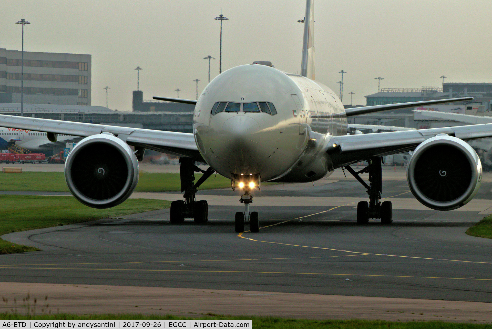 A6-ETD, 2006 Boeing 777-3FX/ER C/N 34600, taxing out for take off