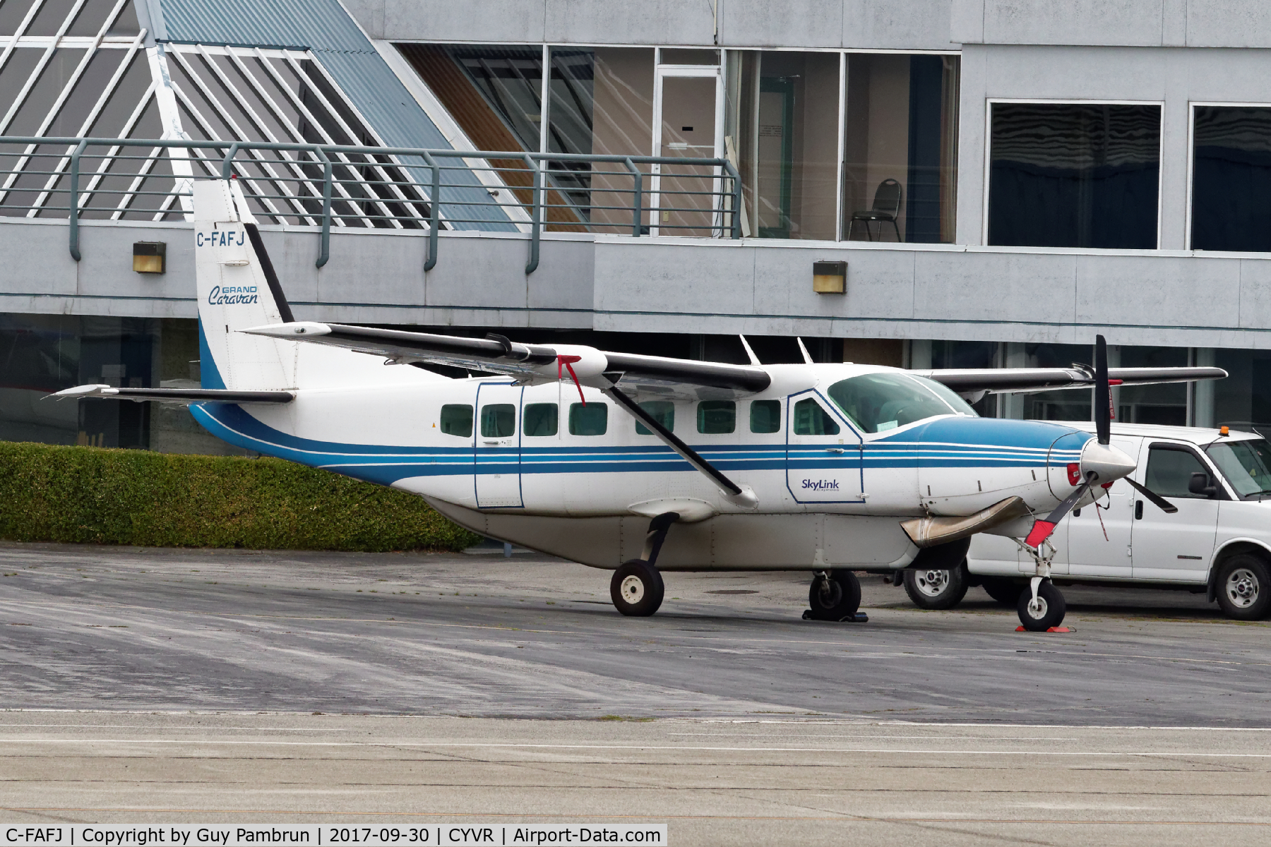 C-FAFJ, 1997 Cessna 208B Caravan I C/N 208B0641, Parked
