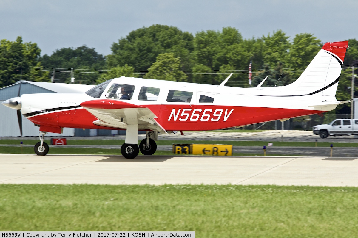 N5669V, Piper PA-32R-300 Cherokee Lance C/N 32R-7780356, At 2017 EAA AirVenture at Oshkosh