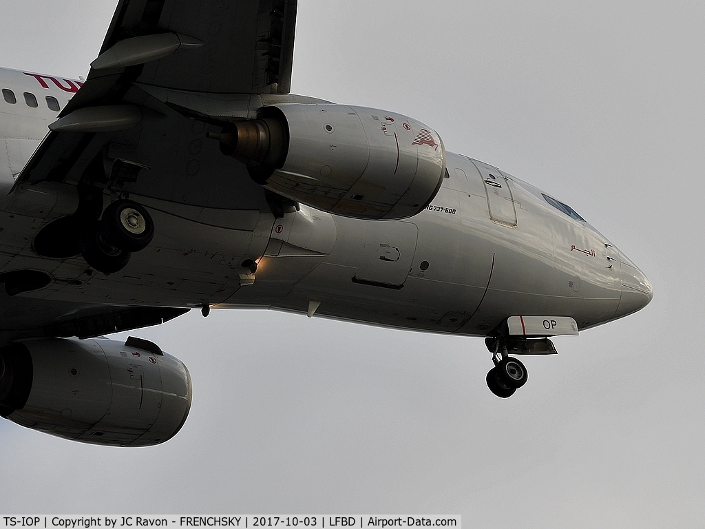 TS-IOP, 2000 Boeing 737-6H3 C/N 29500, TU628 landing runway 23 from Tunis