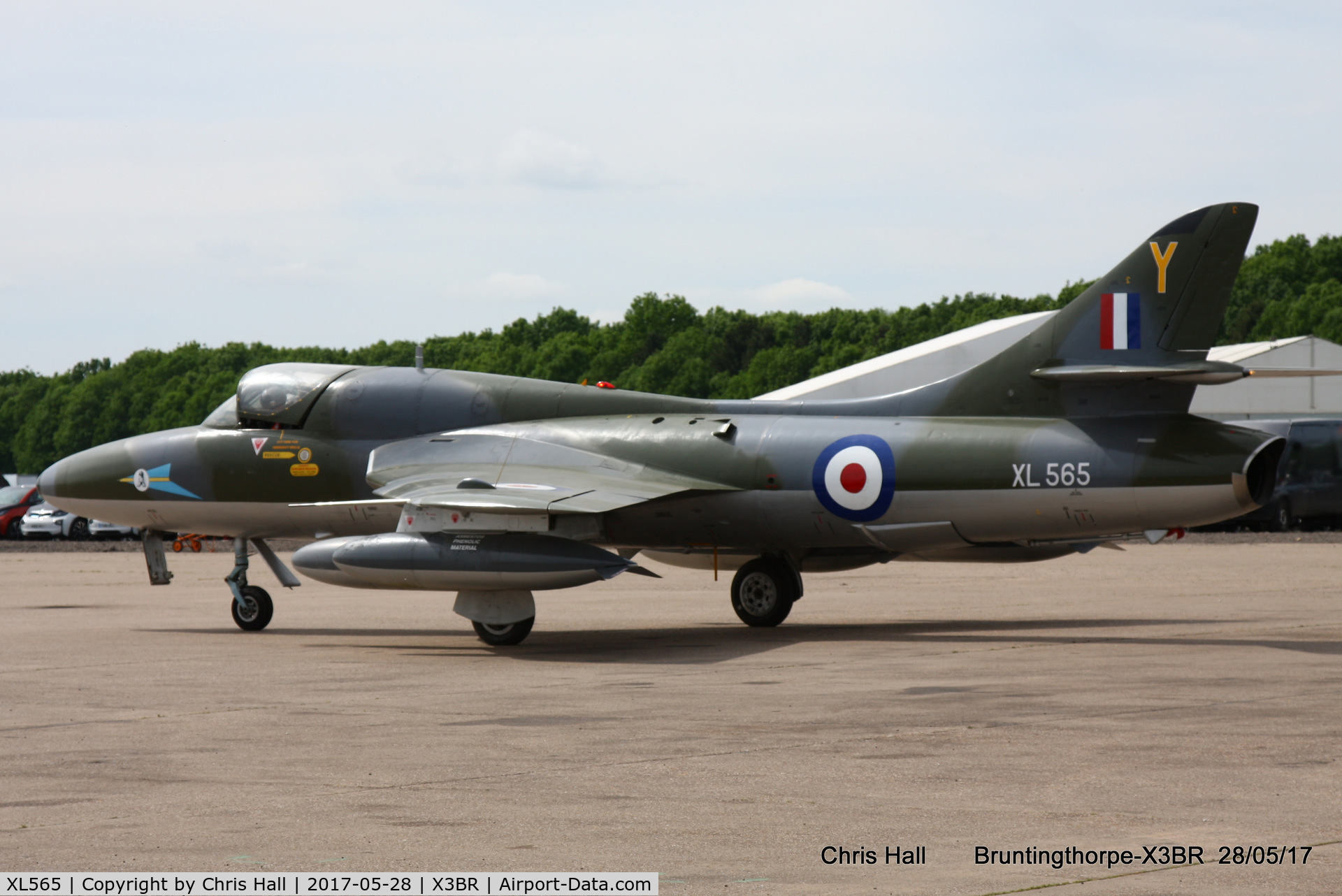 XL565, 1958 Hawker Hunter T.7 C/N 41H/693716, Cold War Jets open day 2017