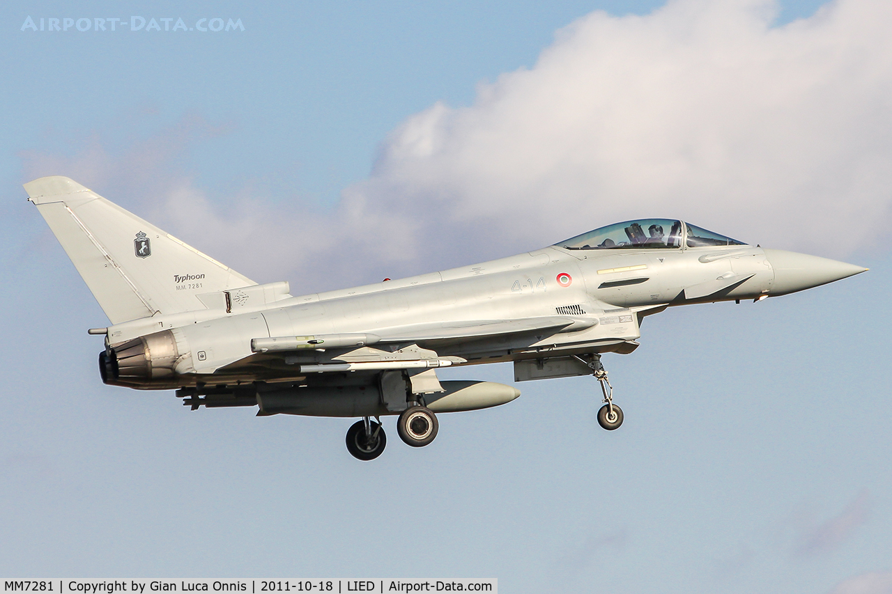 MM7281, Eurofighter EF-2000 Typhoon S C/N 112/IS013, LANDING