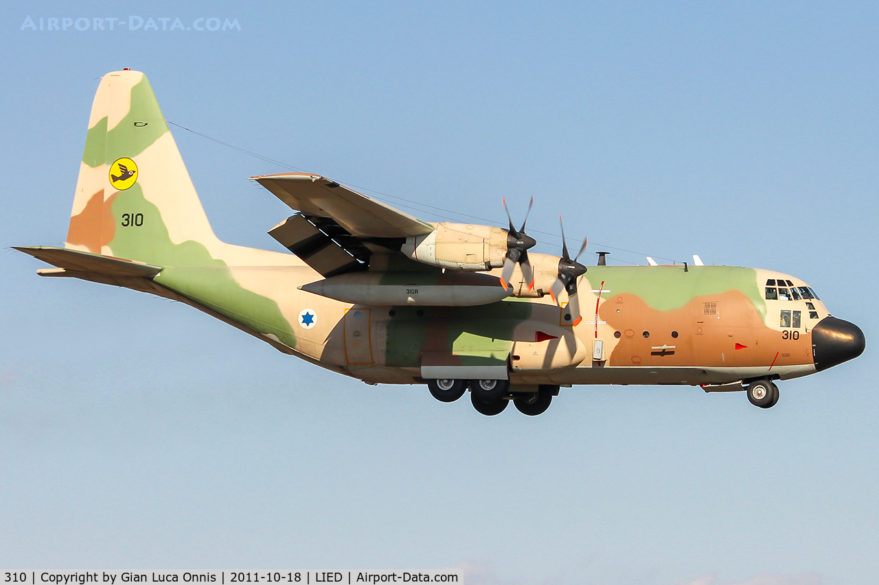 310, Lockheed C-130E Karnaf Hercules C/N 382-3880, LANDING