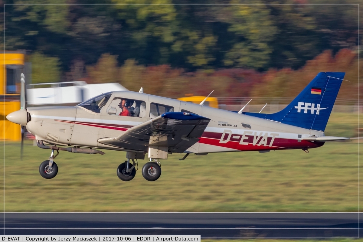 D-EVAT, Piper PA-28-181 Cherokee Archer II C/N 288590057, Piper PA-28-181