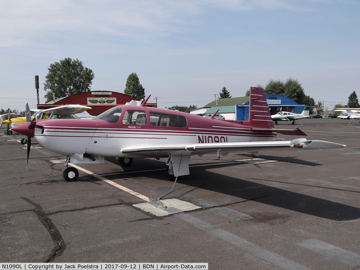 N1090L, 1990 Mooney M20M Bravo C/N 27-0053, N1090L at Bend muni airport