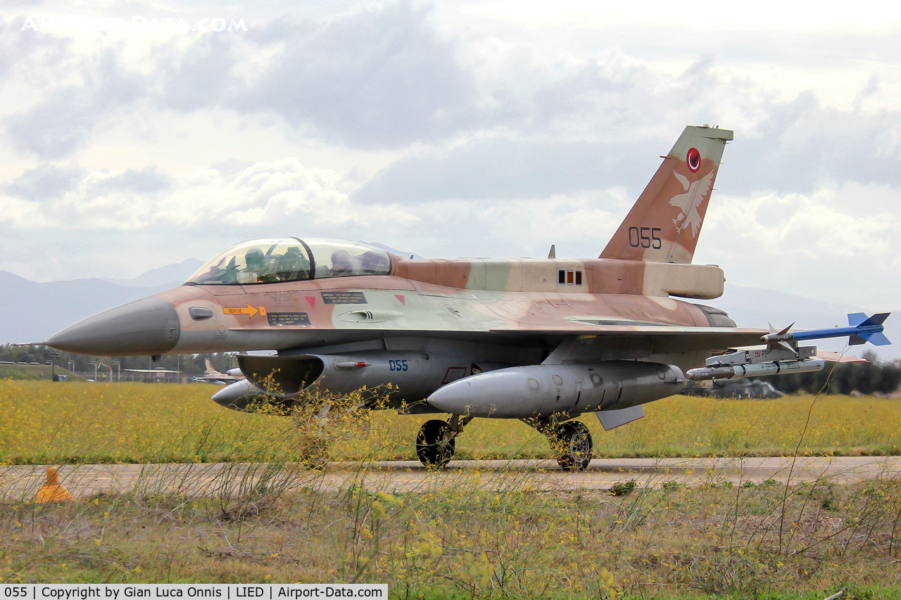 055, 1987 General Dynamics F-16D Barak C/N 4K-15, TAXI WAY