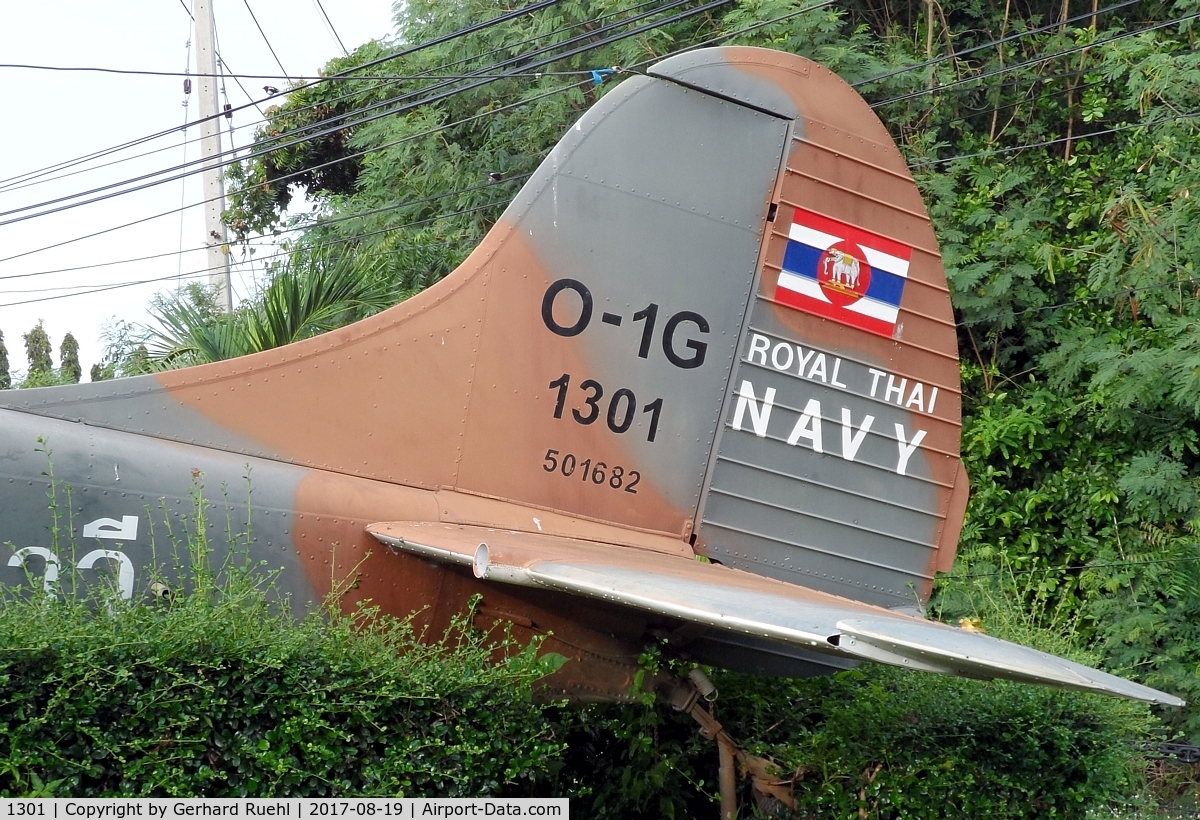 1301, Cessna O-1G Bird Dog (305D) C/N 501682, Tail, Royal Thai Navy Memorial , Sattahip / Thailand